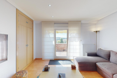 Casa en Alzuza en urbanización con piscina