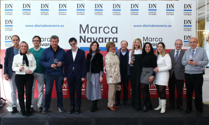EL MUNDO DE LA CULTURA De izquierda a derecha, José Luis Martín Nogales, crítico literario de Diario de Navarra, Elisa Montserrat, directora de comunicación del Museo Universidad de Navarra, Ricardo Fernández Gracia, director de la Cátedra de Patrimonio y Arte Navarro  de la Universidad de Navarra, Santi Echeverría y Xabier Armendáriz, críticos musicales de Diario de Navarra, Isabel Solana, responsable de Comunicación de la Fundación Baluarte, Carmen Jusué y Román Felones, historiadores, Silvia Catalán, fotógrafa, Delia Izabel, artista, Verónica Artés, maquilladora, y los historiadores Luis Javier Fortún y Juan José Martinena./