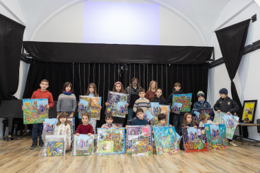 Imagen de los ganadores de cada una de las categorías del concurso, con sus premios
