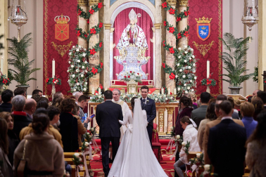 Fotos de la última boda del año en la Capilla de San Fermín.