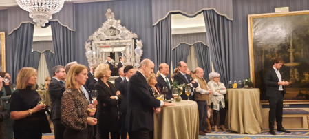 El evento se desarrolló en un salón del Teatro Real en Madrid