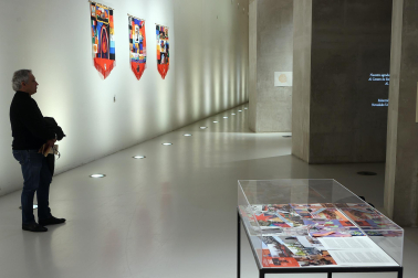 Fotos de la exposición en Baluarte de 8 proyectos del 'Programa de ayudas a las artes plásticas'./