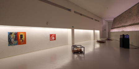 Fotos de la exposición en Baluarte de 8 proyectos del 'Programa de ayudas a las artes plásticas'./