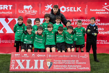 IKASTOLA JASO (15-16). El equipo lo integran Aimar Enecoiz, Erik Manubens, Iñigo San Martín, Loan Leunda, Irai Viscarret, Ametz Orbara, Aratz Irisarri, Ibai Flaño, Julen San José, AimarBañales, Adrián Molinero, Asier Guzmán, Leo Tomasena, Julen Blasco.