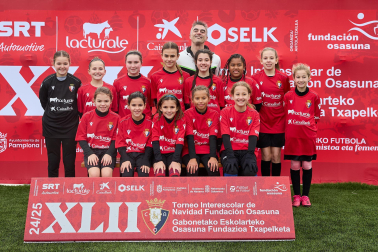 MATER DEI. El equipo lo forman Aitana Bacaicoa, Zoe Musitu, Ariadne Veintemillas, Aitana Rodríguez, Lidia Gil, Myriam Espadas, Laura Chávarri, Vera Oyeregui, Laura Pagola, Daniel Fernández, Laura Cristóbal, Ane Aisa, Ainhoa Morales, Alba Ibáñez.