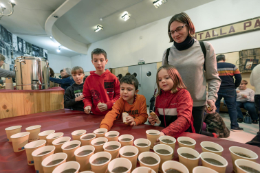 El teatro y el chocolate se fundieron este domingo 29 de diciembre en la Escuela Navarra de Teatro con el tradicional acto /