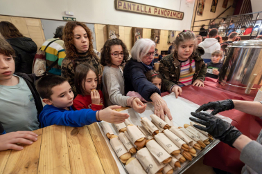 El teatro y el chocolate se fundieron este domingo 29 de diciembre en la Escuela Navarra de Teatro con el tradicional acto /