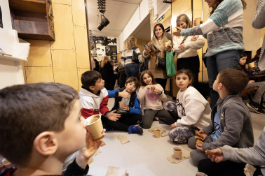 El teatro y el chocolate se fundieron este domingo 29 de diciembre en la Escuela Navarra de Teatro con el tradicional acto /
