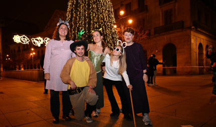 Foto de los disfraces de la Nochevieja 2024 en Pamplona./