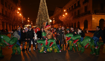 Foto de los disfraces de la Nochevieja 2024 en Pamplona./
