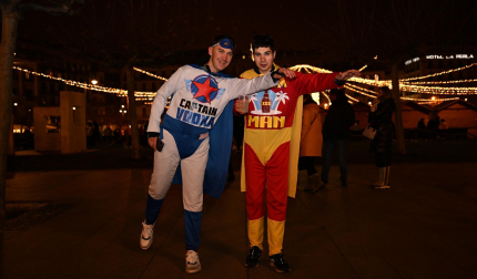 Foto de los disfraces de la Nochevieja 2024 en Pamplona./