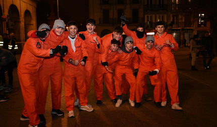 Foto de los disfraces de la Nochevieja 2024 en Pamplona./