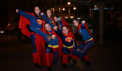 Foto de los disfraces de la Nochevieja 2024 en Pamplona./