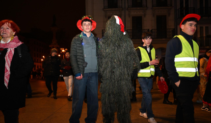 Foto de los disfraces de la Nochevieja 2024 en Pamplona./