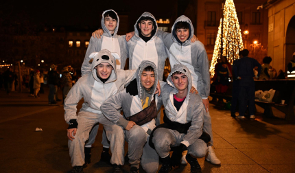 Foto de los disfraces de la Nochevieja 2024 en Pamplona./