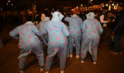 Foto de los disfraces de la Nochevieja 2024 en Pamplona./