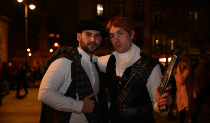 Foto de los disfraces de la Nochevieja 2024 en Pamplona./