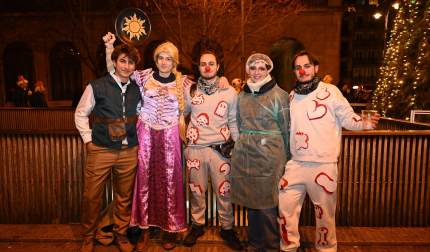 Foto de los disfraces de la Nochevieja 2024 en Pamplona./