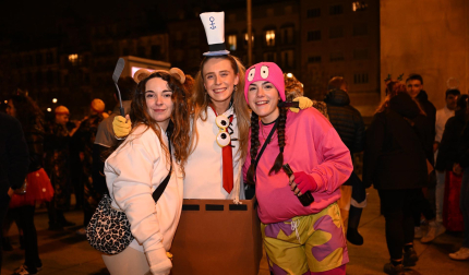 Foto de los disfraces de la Nochevieja 2024 en Pamplona./