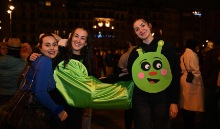 Foto de los disfraces de la Nochevieja 2024 en Pamplona./