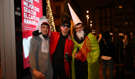 Foto de los disfraces de la Nochevieja 2024 en Pamplona./