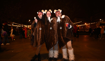 Foto de los disfraces de la Nochevieja 2024 en Pamplona./