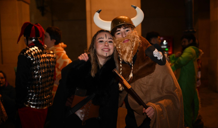 Foto de los disfraces de la Nochevieja 2024 en Pamplona./