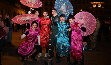 Foto de los disfraces de la Nochevieja 2024 en Pamplona./