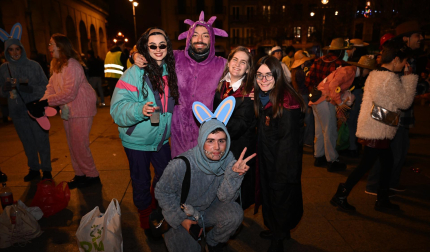 Foto de los disfraces de la Nochevieja 2024 en Pamplona./