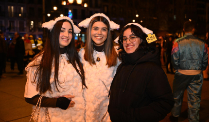 Foto de los disfraces de la Nochevieja 2024 en Pamplona./