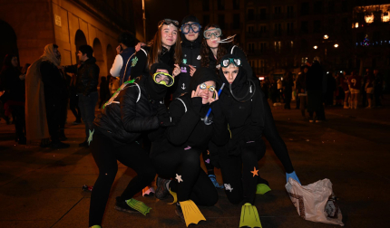 Foto de los disfraces de la Nochevieja 2024 en Pamplona./