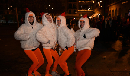 Foto de los disfraces de la Nochevieja 2024 en Pamplona./