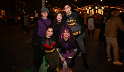 Foto de los disfraces de la Nochevieja 2024 en Pamplona./