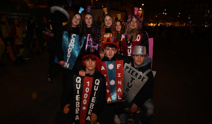 Foto de los disfraces de la Nochevieja 2024 en Pamplona./