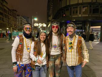 Foto de los disfraces de la Nochevieja 2024 en Pamplona./