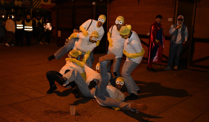 Foto de los disfraces de la Nochevieja 2024 en Pamplona./