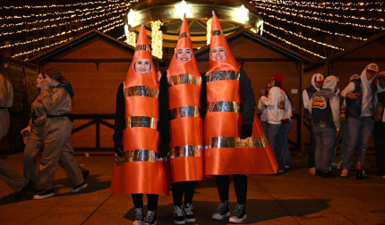 Foto de los disfraces de la Nochevieja 2024 en Pamplona./