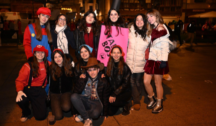 Foto de los disfraces de la Nochevieja 2024 en Pamplona./