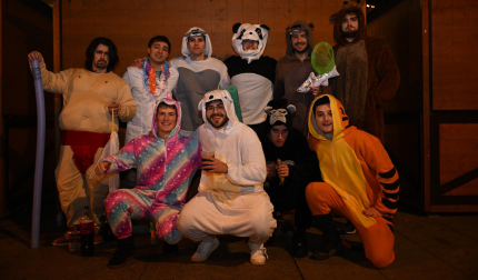 Foto de los disfraces de la Nochevieja 2024 en Pamplona./