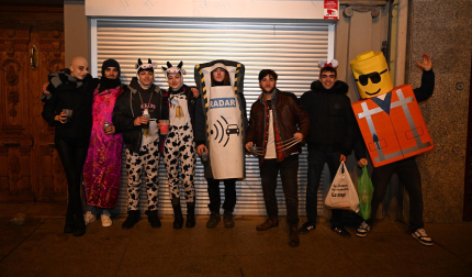 Foto de los disfraces de la Nochevieja 2024 en Pamplona./