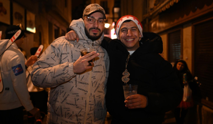 Foto de los disfraces de la Nochevieja 2024 en Pamplona./