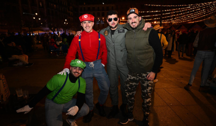 Foto de los disfraces de la Nochevieja 2024 en Pamplona./