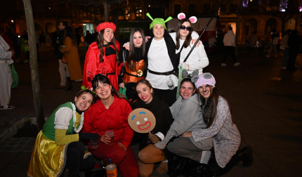 Foto de los disfraces de la Nochevieja 2024 en Pamplona./