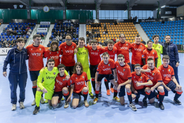 Fotos de la III edición del Partido Solidario con leyendas de Osasuna./
