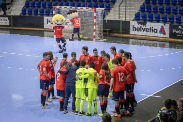 Fotos de la III edición del Partido Solidario con leyendas de Osasuna./