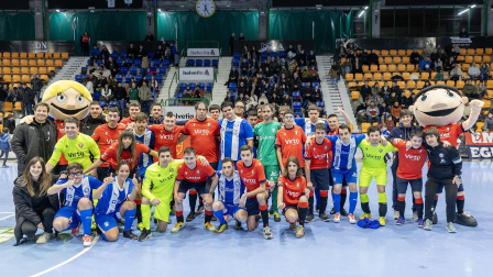Fotos de la III edición del Partido Solidario con leyendas de Osasuna./