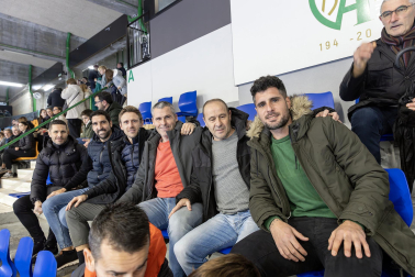 Fotos de la III edición del Partido Solidario con leyendas de Osasuna./