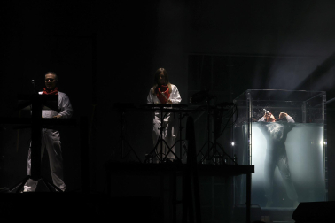 Fotos del segundo concierto de Zetak en el Navarra Arena