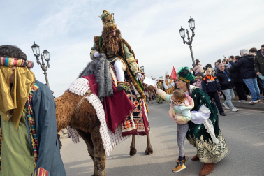 Fotos de la Cabalgata de Reyes de Tudela 2025.