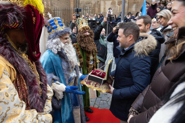 Fotos de la Cabalgata de Reyes de Tudela 2025.